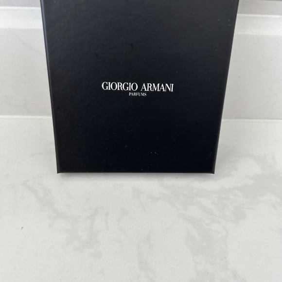 Giorgio Armani mirror with pouch - Picture 4 of 4